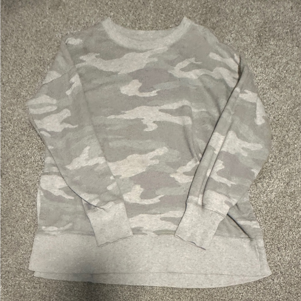 Women's Aerie Gray Camo Pullover